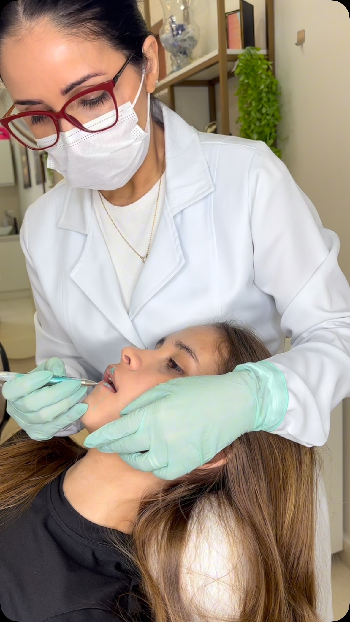 Dra. Keyla Carvalho — Especialista em Harmonização Facial